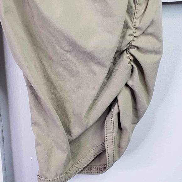 Eddie Bauer Capri Womens Travex Cargo Ruched Leg Pant Khaki Tan Size 6 Stretch - Picture 8 of 11